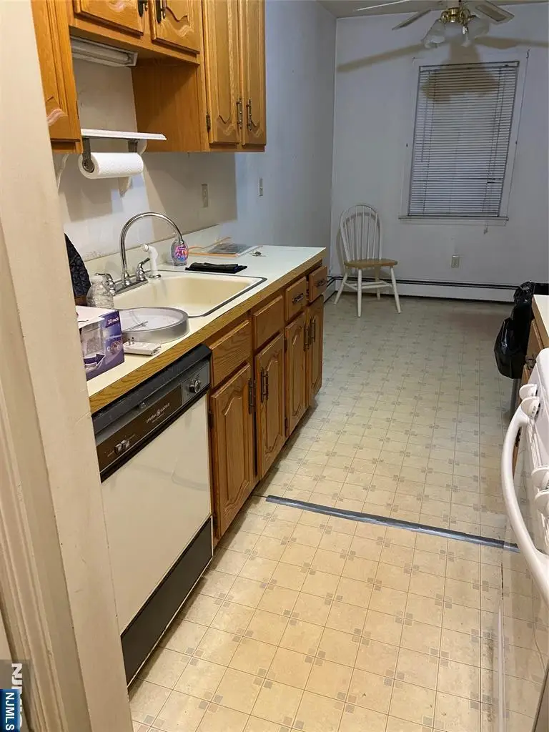 41 W Church Street 11, Bergenfield, NJ 07621 - Image #3