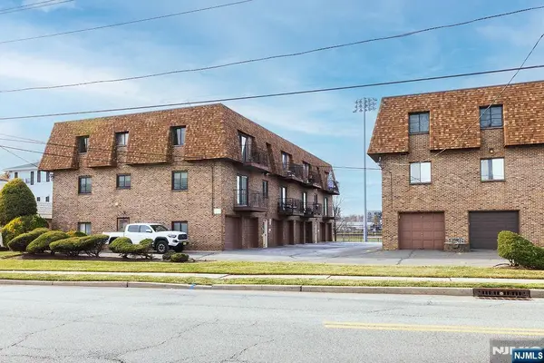 825 Riverside Avenue 205, Lyndhurst, NJ 07071