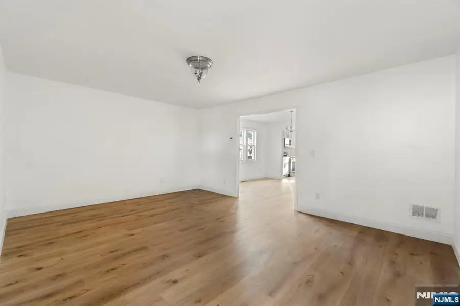 392 Clinton Place, Newark, NJ 07112 - Image #3