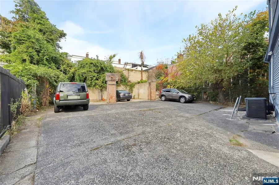 351 Osborne Terrace, Newark, NJ 07112 - Image #3