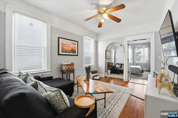 21 Myrtle Avenue, Jersey City, NJ 07305