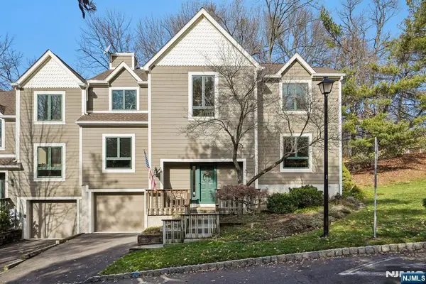 51 Mill Pond 51, Woodland Park, NJ 07424