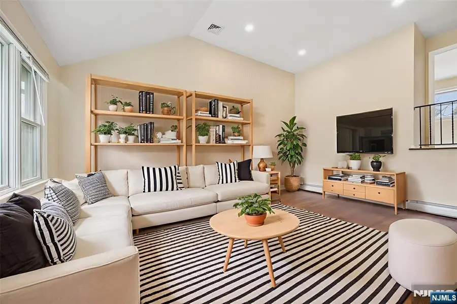 827 Limecrest Road, Andover Township, NJ 07860 - Image #3