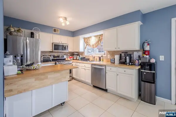 19 Valsumo, Newark, NJ 07105