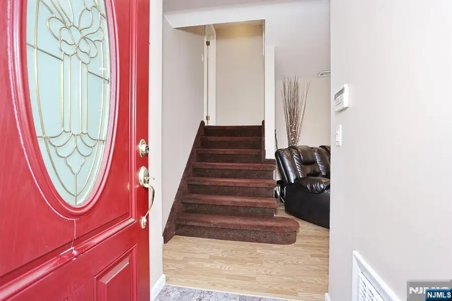 16 Maple Avenue, South Hackensack, NJ 07606 - Image #3