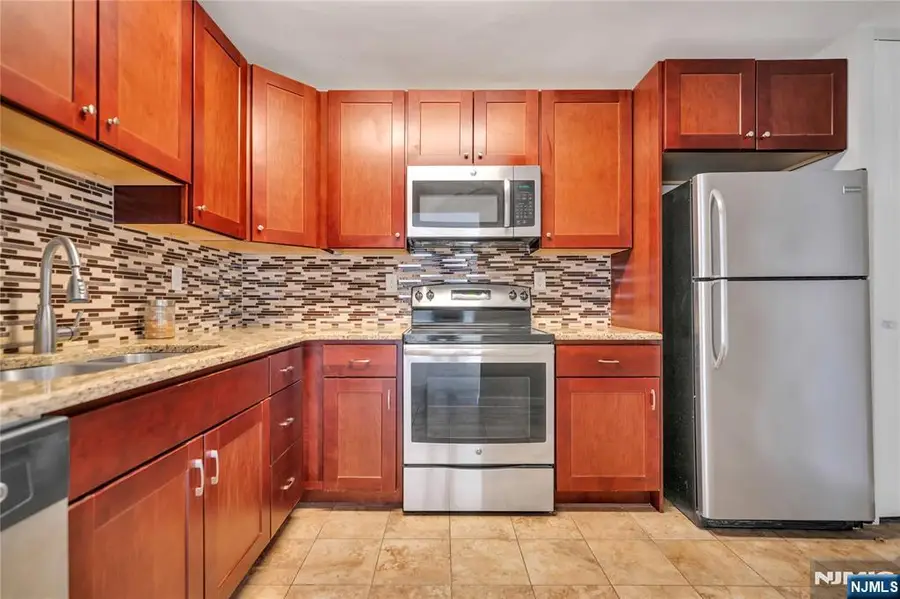 770 Anderson Avenue 15A, Cliffside Park, NJ 07010 - Image #2