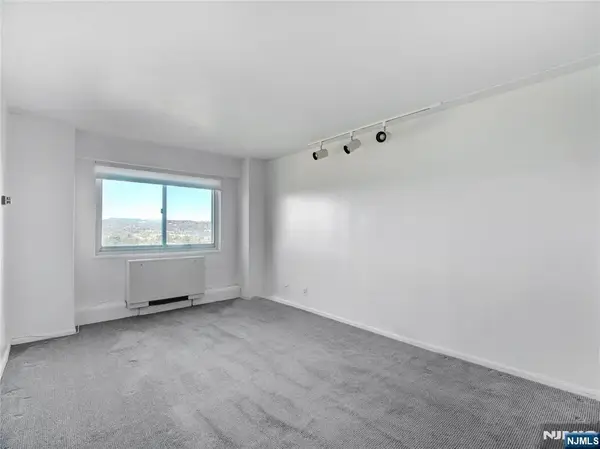 377 S Harrison Street 16O, East Orange, NJ 07018