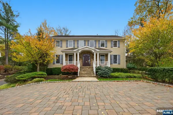 91 Tekening Drive, Tenafly, NJ 07670