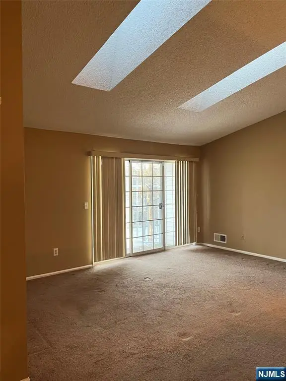 611 Lilac Lane, Mahwah, NJ 07430 - #2