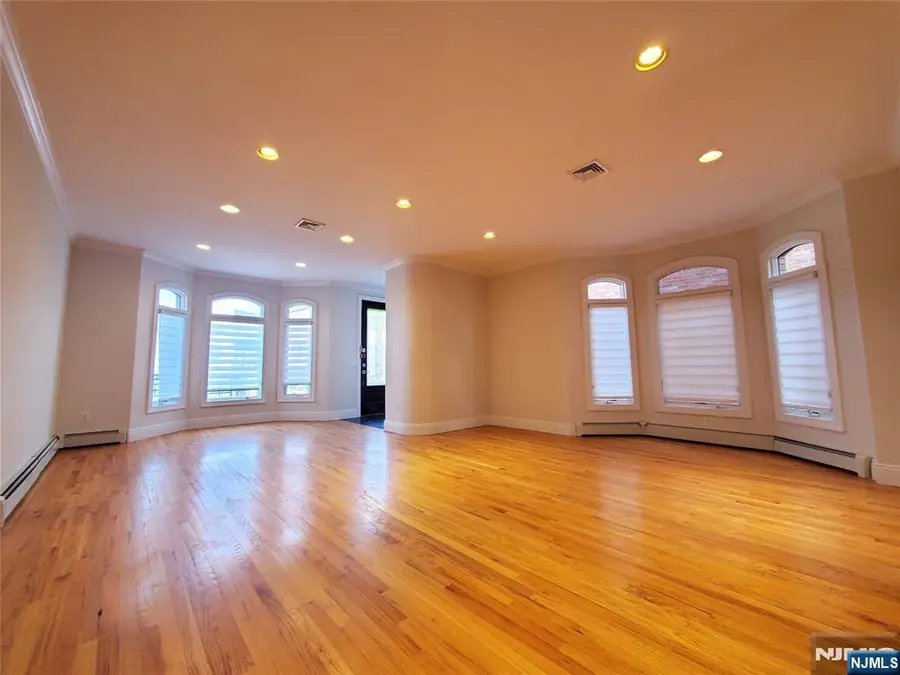 48 Henry Avenue 1, Palisades Park, NJ 07650 - Image #2