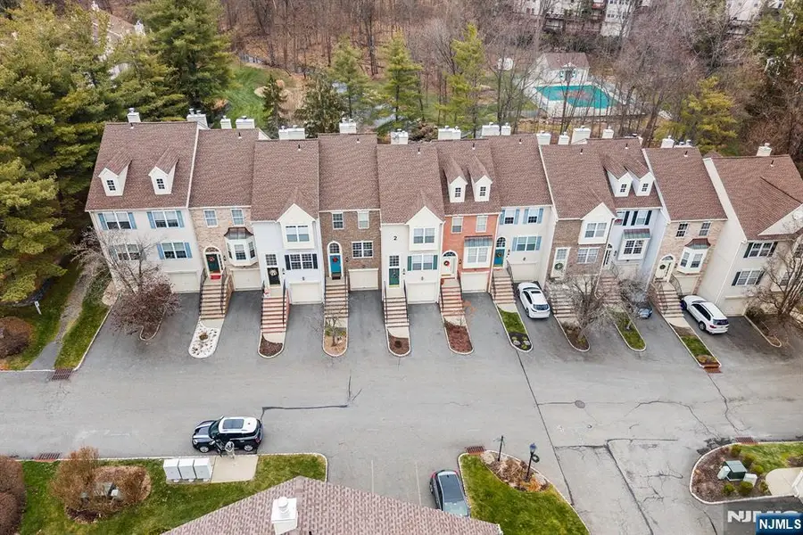 826 Georgetown Drive, Ramsey, NJ 07446 - Image #2