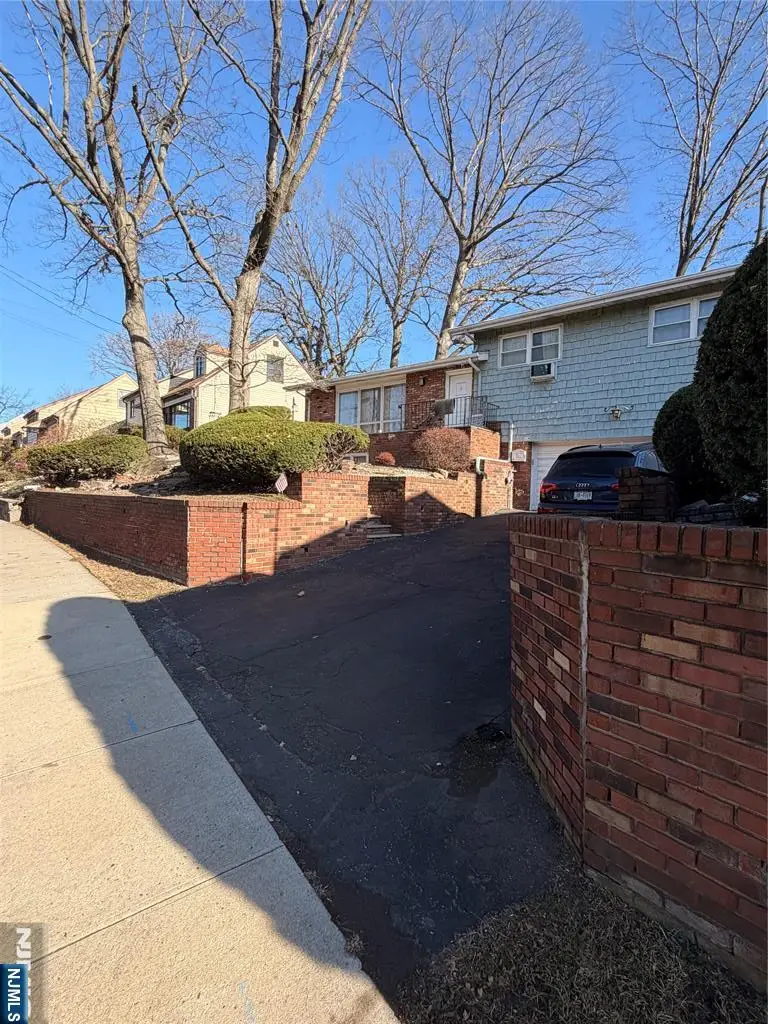 1032 Glen Road, Fort Lee, NJ 07024 - Image #2