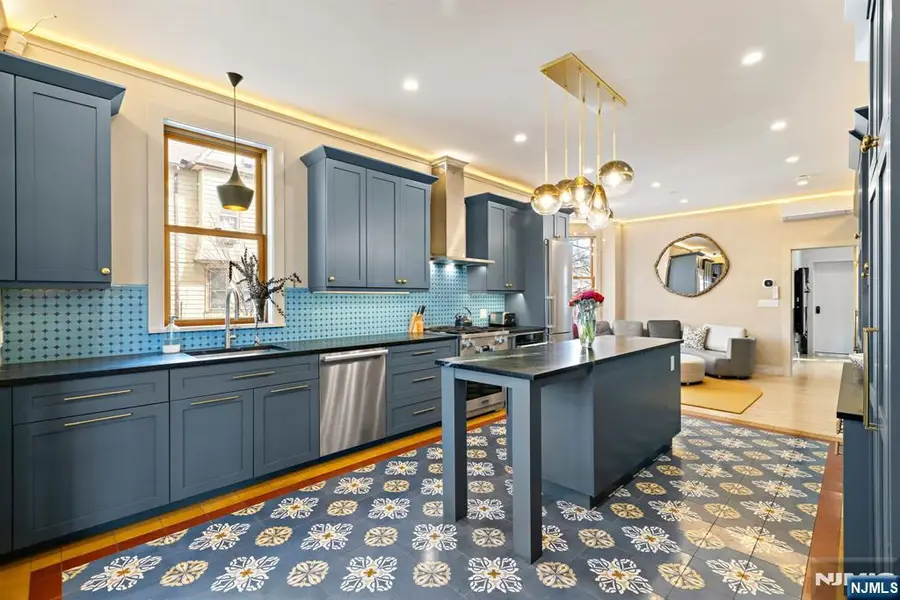 2214 Palisade Avenue, Weehawken, NJ 07086 - Image #3