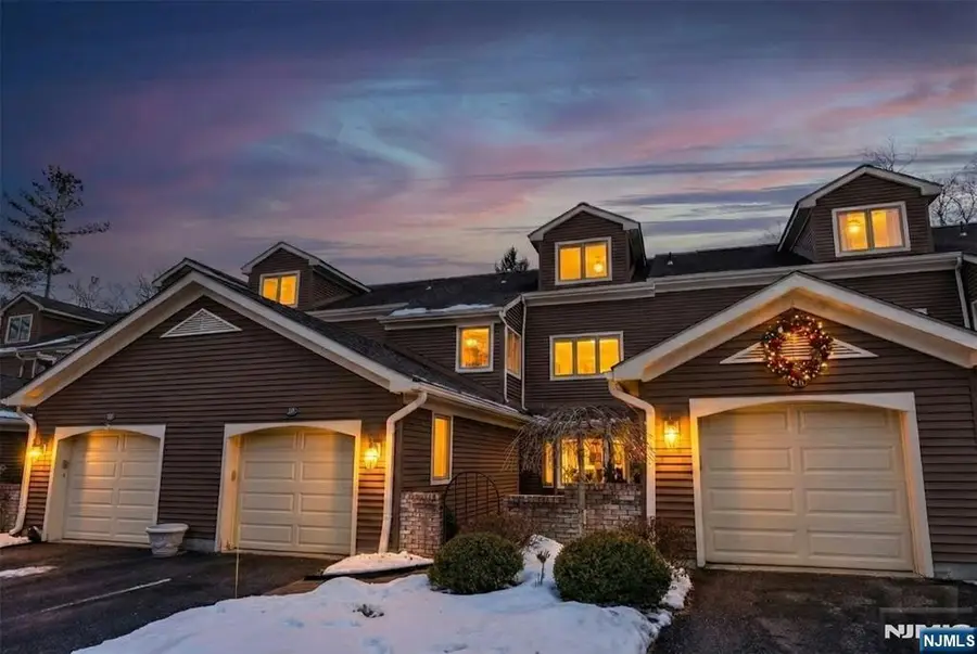 272 Belmont Place 272, Mahwah, NJ 07430 - Image #2