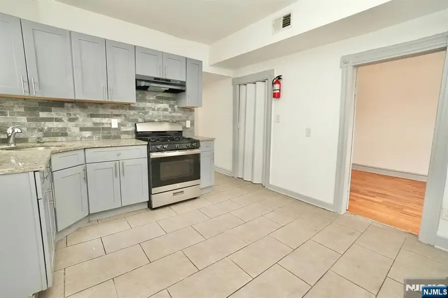 102 S 12th Street, Newark, NJ 07107 - Image #3