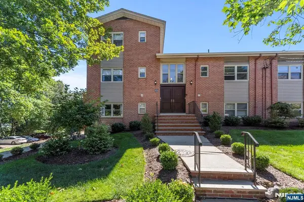29 Upper Mountain Avenue C2901, Montclair, NJ 07042