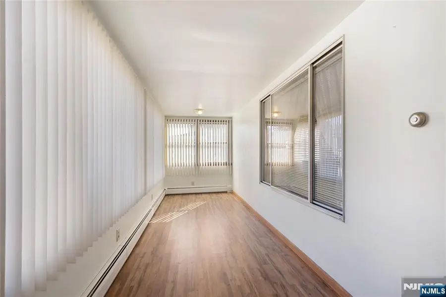 29 Leary Avenue, Bloomingdale, NJ 07403 - Image #3