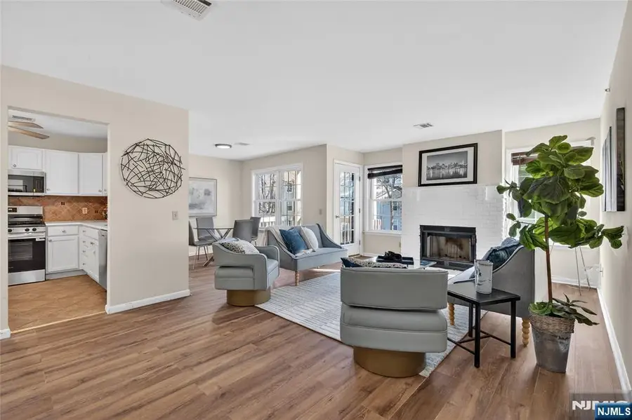 11 Evergreen Drive 36, Clifton, NJ 07014 - Image #3