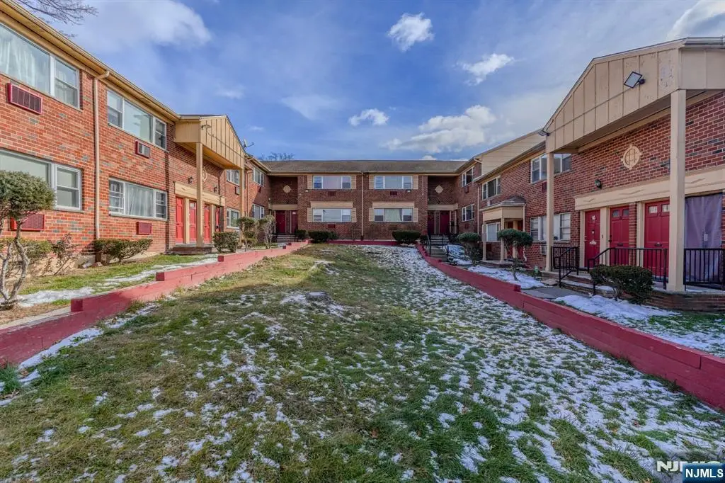 916 Stuyvesant Avenue 2, Irvington, NJ 07111 - Image #1