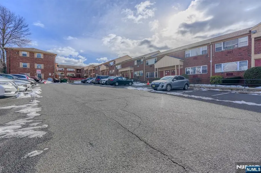 916 Stuyvesant Avenue 2, Irvington, NJ 07111 - Image #2