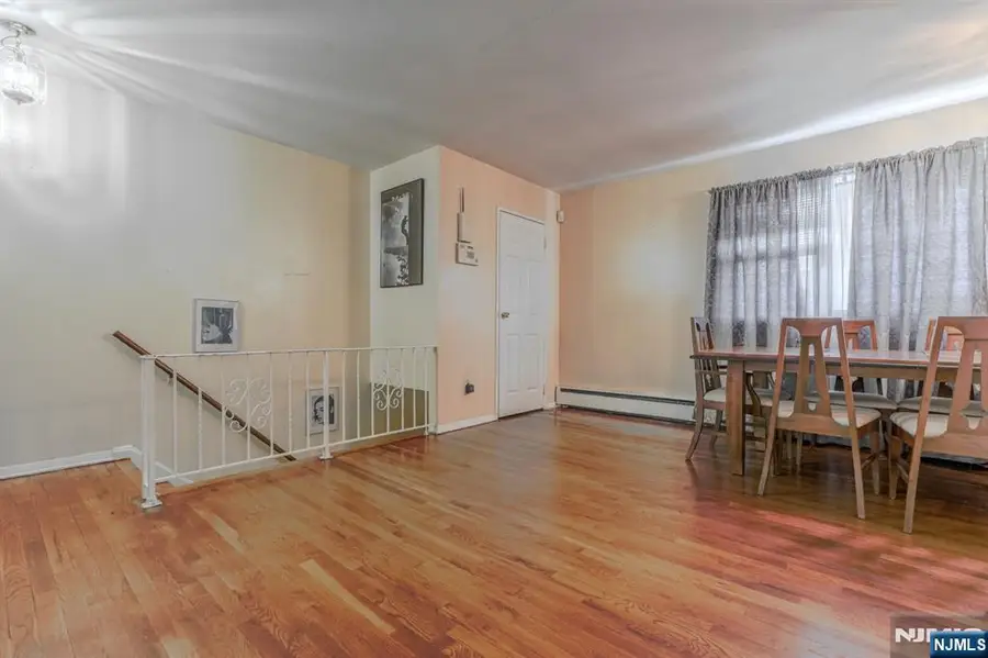 916 Stuyvesant Avenue 2, Irvington, NJ 07111 - Image #3