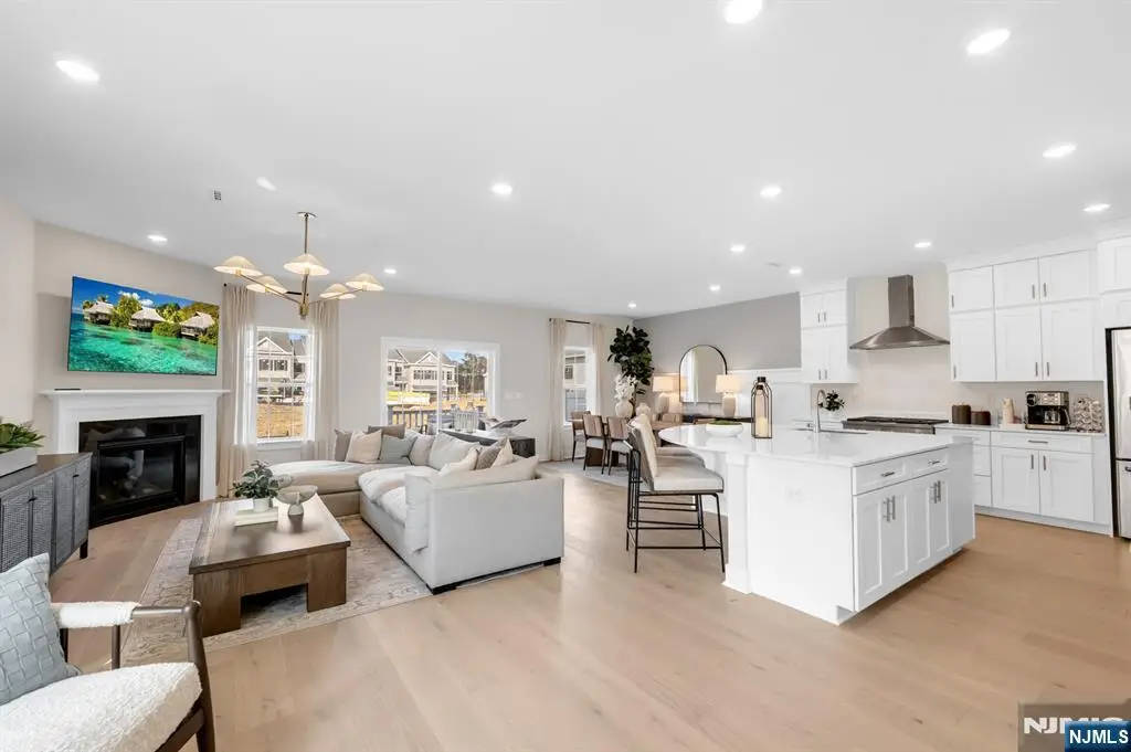 20 Arlington Way, Oakland, NJ 07436 - Image #1