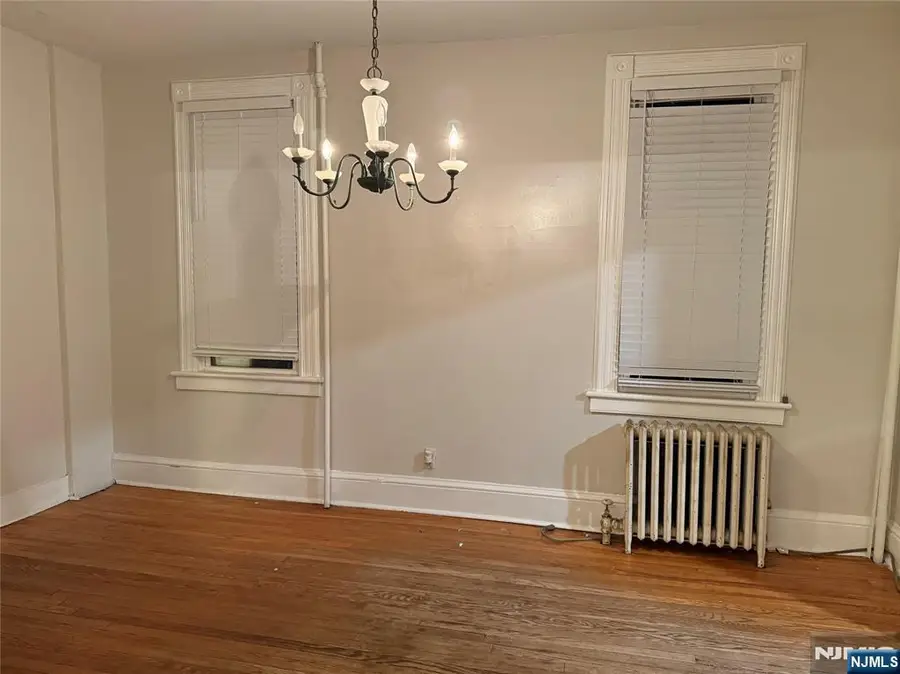 22 Hamilton Place, Nutley, NJ 07110 - #3