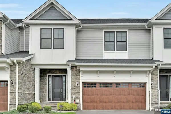 31 St Andrews Circle, River Vale, NJ 07675