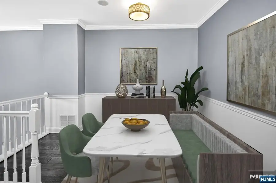 392 Kingston Court, West New York, NJ 07093 - Image #2