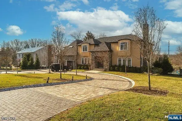 281 Beaufort Avenue, Livingston, NJ 07039