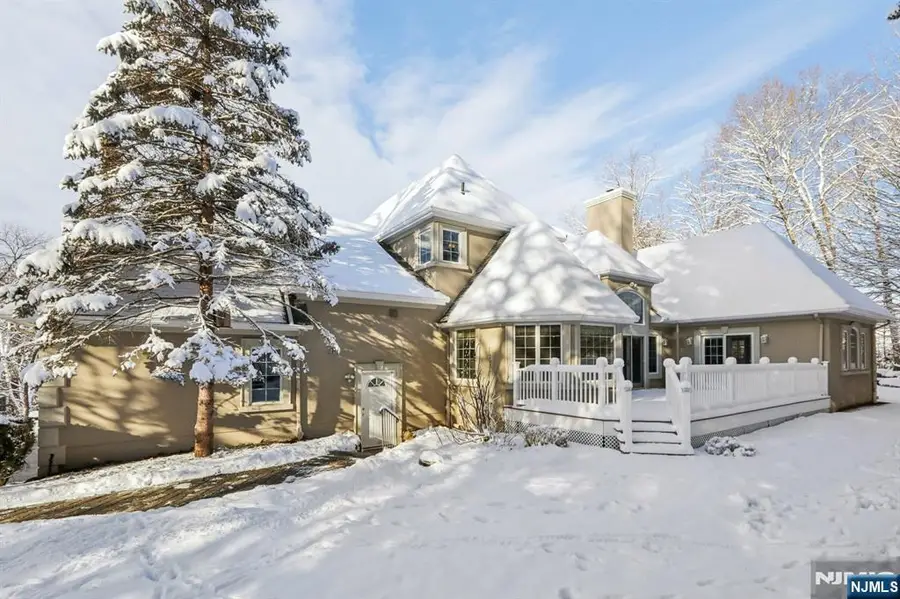 84 Walsh Drive, Mahwah, NJ 07430 - Image #3