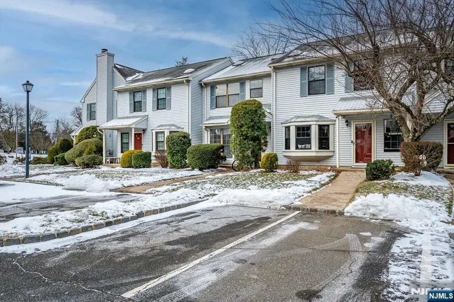 304 Maplecrest Road 304, Edison, NJ 08820 - Image #3