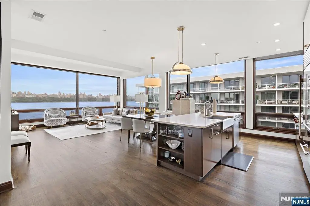 9 Somerset Lane 501, Edgewater, NJ 07020 - Image #1