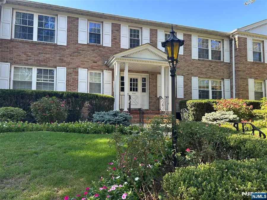 374 Ridgewood Avenue 6, Ridgewood, NJ 07450 - Image #2