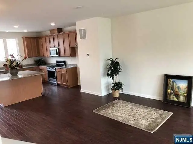 32 Litchfield Lane 403, Fair Lawn, NJ 07410 - Image #2