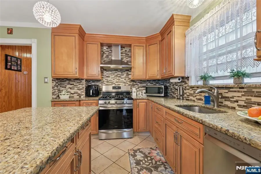 391 Avenue, Bayonne, NJ 07002 - Image #2