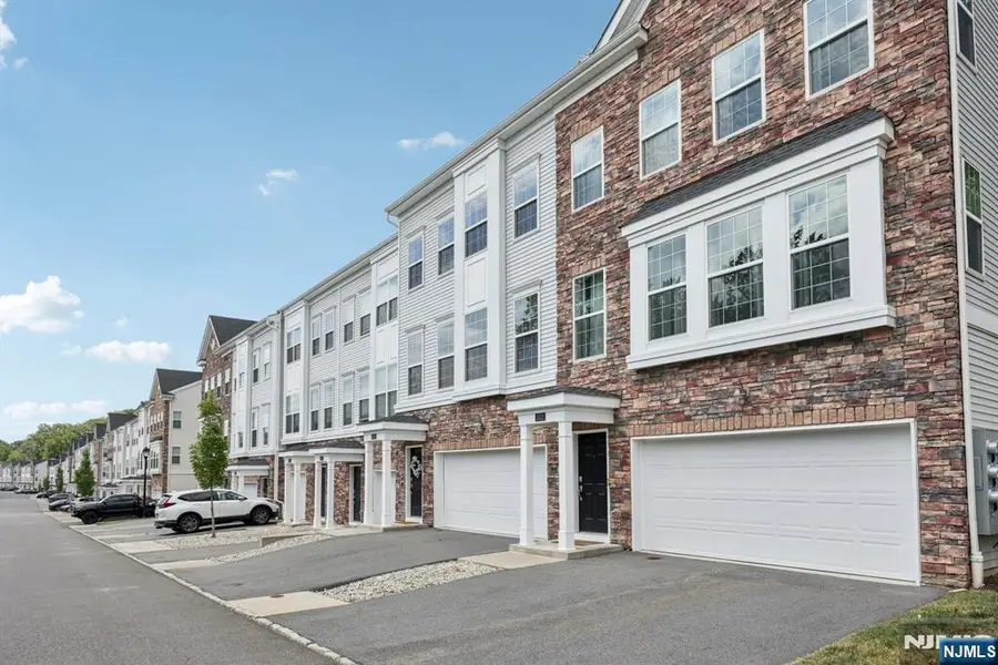 1310 Parkview Lane, White Meadow Lake, NJ 07866 - Image #2