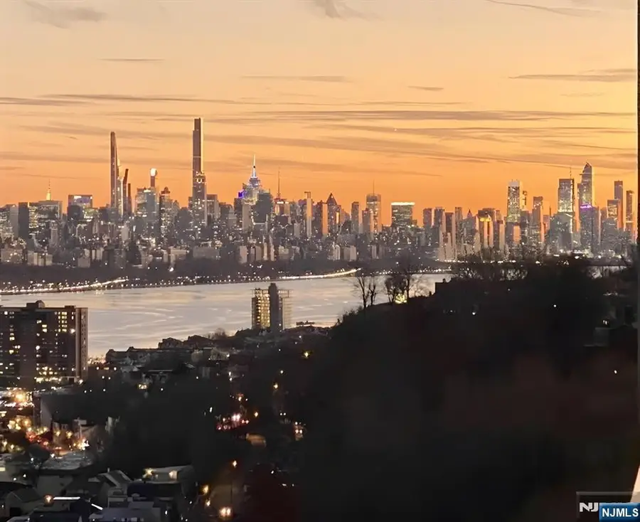 3 Horizon Road #1004, Fort Lee, NJ 07024 - Image #2