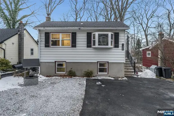 148 Bucknell Trail, Hopatcong, NJ 07843