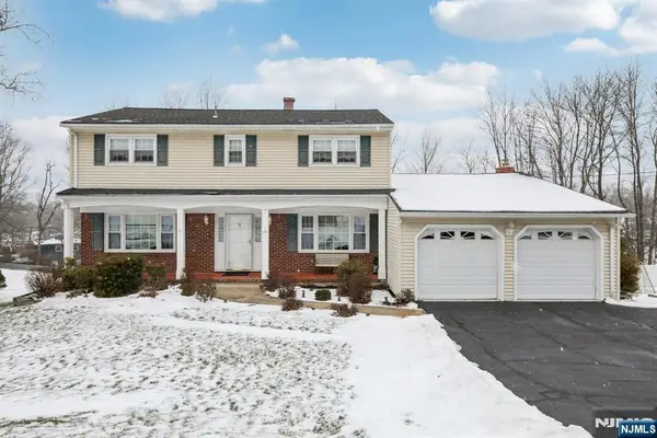 29 Joyce Drive, Roxbury Township, NJ 07876