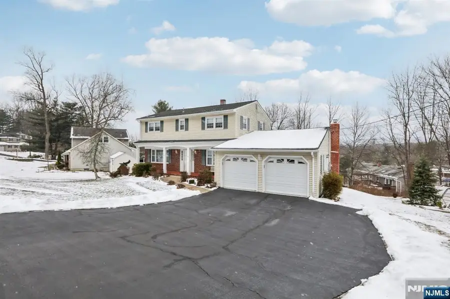 29 Joyce Drive, Succasunna, NJ 07876 - Image #2