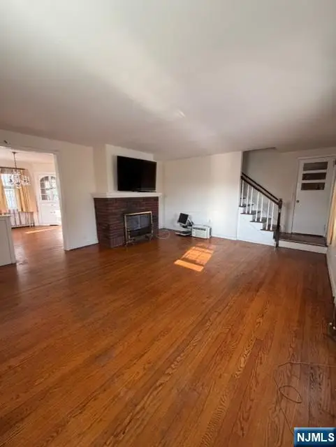 136 Roosevelt Avenue, Clifton, NJ 07011 - Image #3