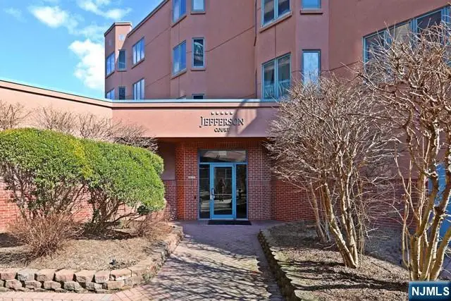 307 Jefferson Court, Edgewater, NJ 07020 - Image #1