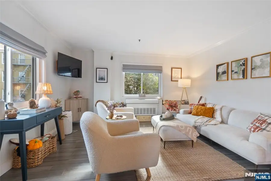 476 Monmouth Street 203, Jersey City, NJ 07302 - Image #3