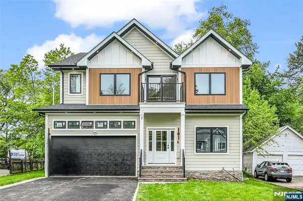 7 Royal Avenue, Livingston, NJ 07039