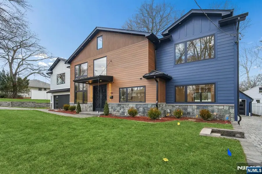 292 Magnolia Avenue, Cresskill, NJ 07626 - Image #2