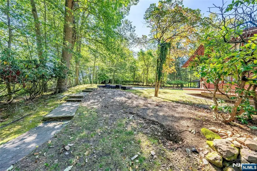 5 Carnot Avenue, Woodcliff Lake, NJ 07677 - Image #3