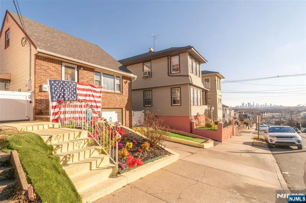 211 Bergen Avenue, Kearny, NJ 07032 - Image #1