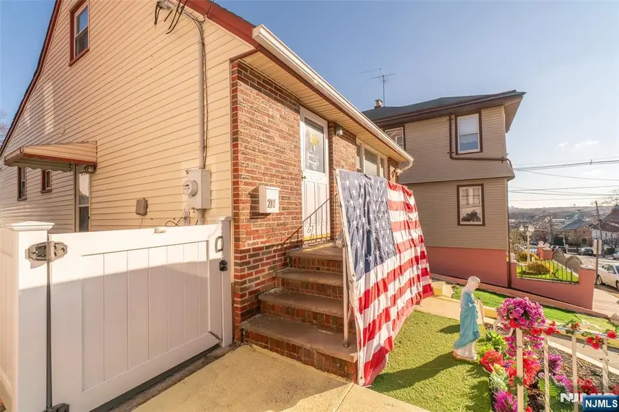 211 Bergen Avenue, Kearny, NJ 07032 - Image #2