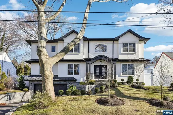 298 Buttonwood Drive, Paramus, NJ 07652